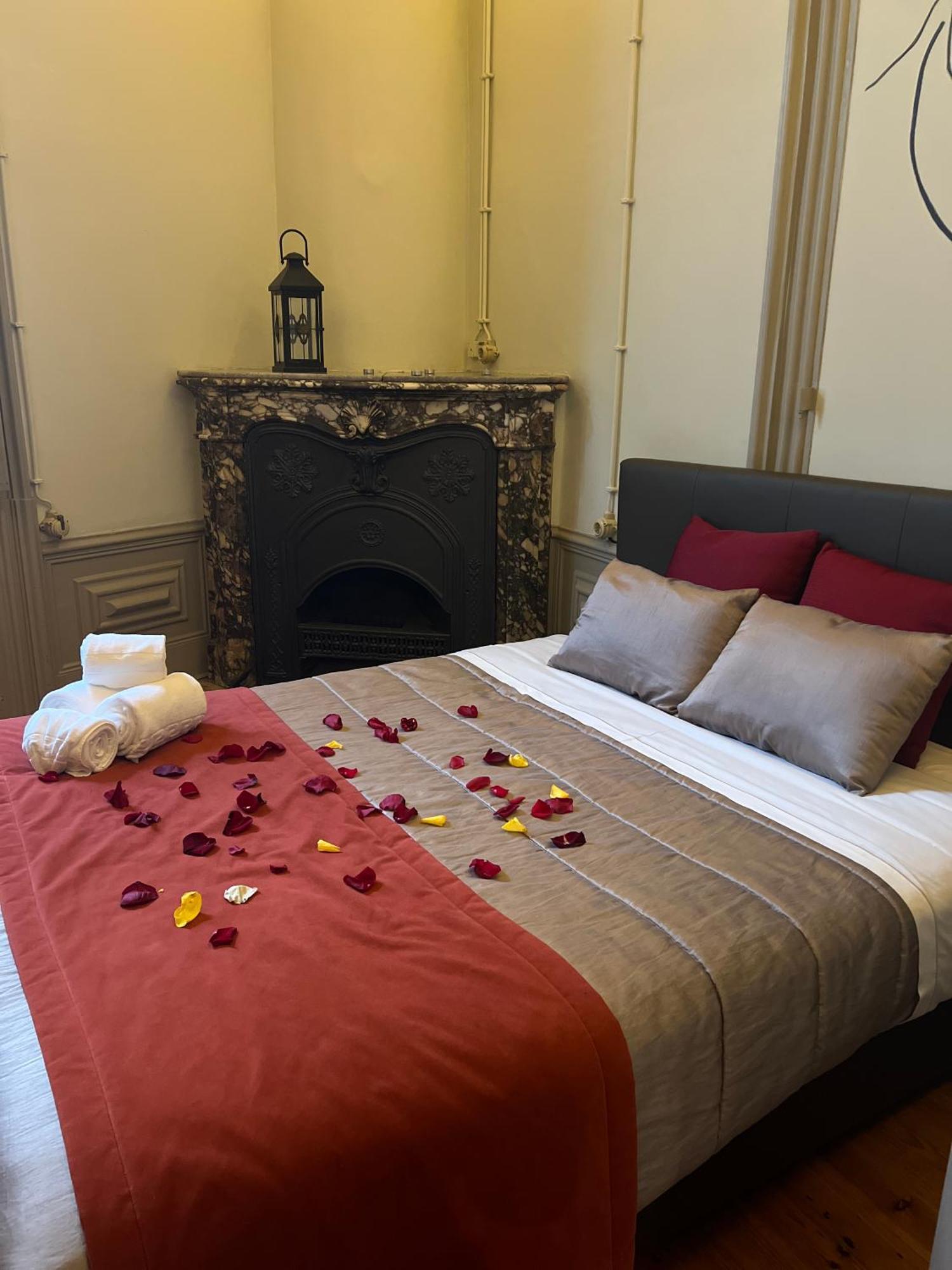 Serenata Hotel & Hostel Coimbra Bagian luar foto